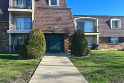 Amherst Ct Apt 102 - Country Club Hills, IL